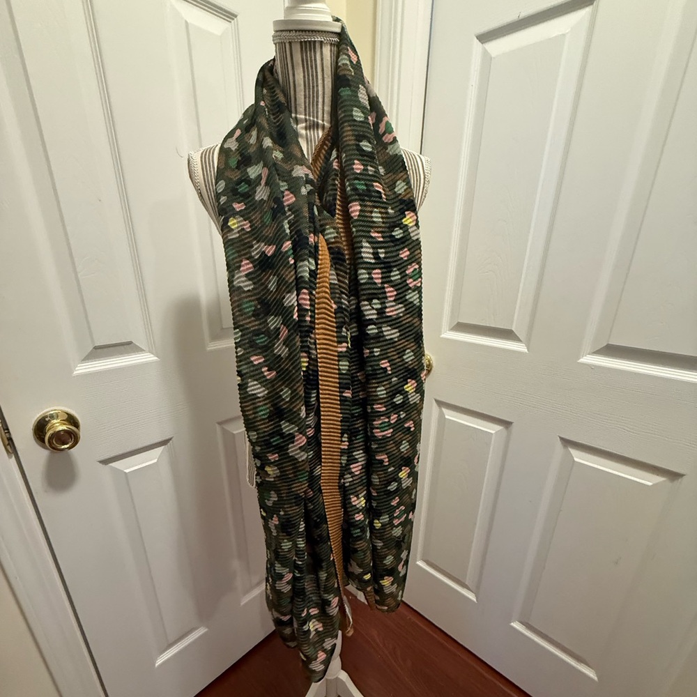 Multicolor Patterned Pleated Scarf Grace and Lace Rectangular